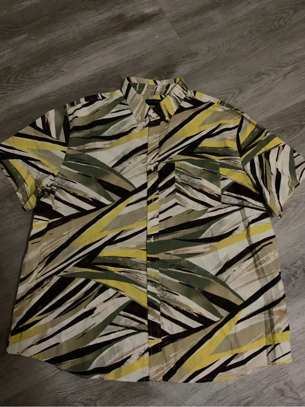 Men's Banana Republic shortSleeve Button-Up Shirt in Yellow and Green Print XXL